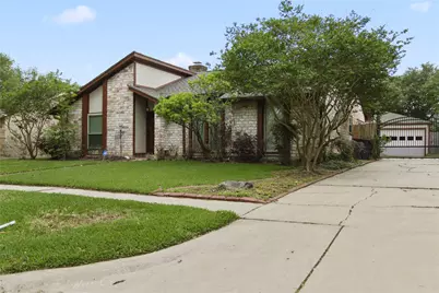 2834 Cotton Stock Dr, Sugar Land, TX 77479 - Photo 2