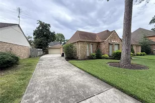 2006 Hamlin Valley Dr, Houston, TX 77090 - Photo 2