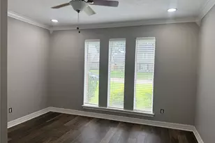 2006 Hamlin Valley Dr, Houston, TX 77090 - Photo 12