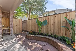 1135 Bayou Island Dr, Houston, TX 77063 - Photo 34