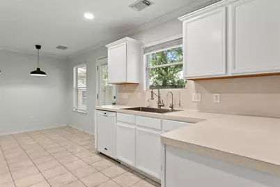6 Thicket Grove Place, The Woodlands, TX 77385 - Photo 10