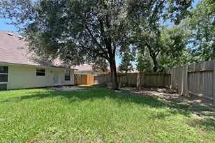 6 Thicket Grove Pl, The Woodlands, TX 77385 - Photo 32