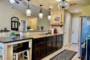 7808 Colonial Ln, Houston, TX 77051 - Photo 10
