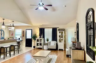 7808 Colonial Ln, Houston, TX 77051 - Photo 18