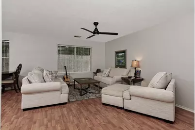 127 Hockenberry Court, The Woodlands, TX 77385 - Photo 4