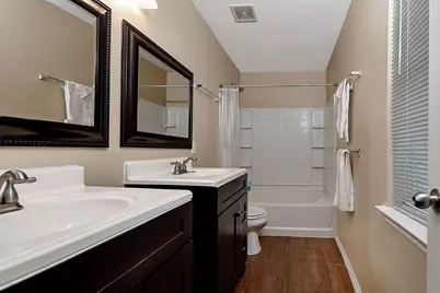 127 Hockenberry Court, The Woodlands, TX 77385 - Photo 14