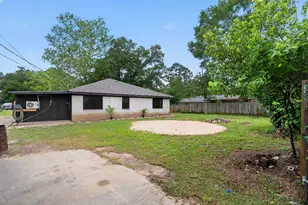12664 Robin Ln, Willis, TX 77378 - Photo 2