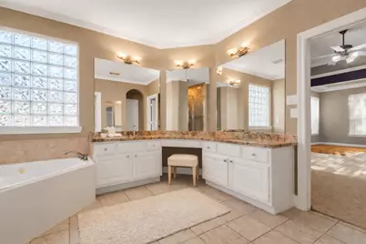 12442 Lago Bend Lane NE, Houston, TX 77041 - Photo 18