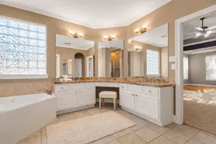 12442 Lago Bend Ln NE, Houston, TX 77041 - Photo 18