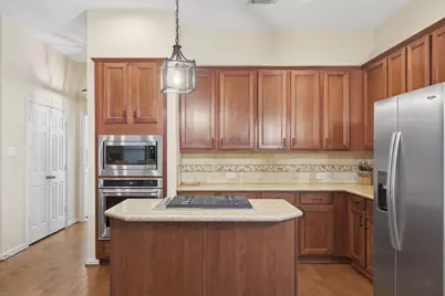 133 E Frontera Circle, The Woodlands, TX 77382 - Photo 16