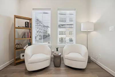 6338 Paddington Bend Drive, Houston, TX 77008 - Photo 10