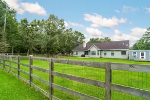 237 County Road 6401, Dayton, TX 77535 - Photo 36