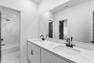 982 S Ellington St, Houston, TX 77088 - Photo 16