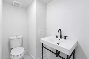 982 S Ellington St, Houston, TX 77088 - Photo 8