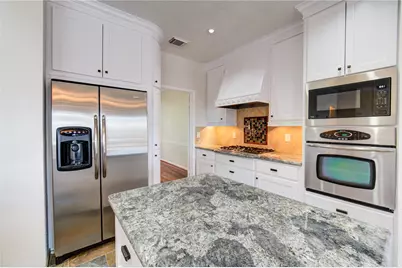 1016 Applewood Drive, Friendswood, TX 77546 - Photo 14