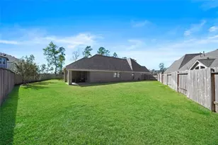 100 Wake Valley Ct, Conroe, TX 77304 - Photo 2
