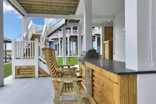 1060 Waterways Dr, Crystal Beach, TX 77650 - Photo 8