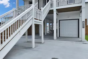 1060 Waterways Dr, Crystal Beach, TX 77650 - Photo 6