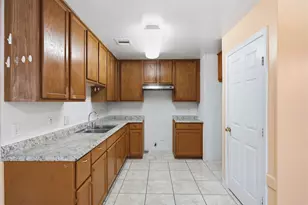 8526 Vista Oaks Manor, Houston, TX 77028 - Photo 20