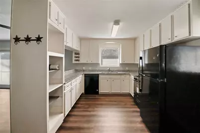 238 Sleepy Hollow Drive, Lake Jackson, TX 77566 - Photo 12