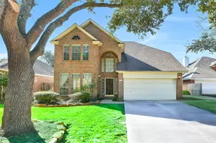 114 Skycrest Dr, Sugar Land, TX 77479 - Photo 1