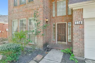 114 Skycrest Dr, Sugar Land, TX 77479 - Photo 2
