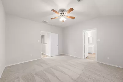 211 N Burberry Park Circle, The Woodlands, TX 77382 - Photo 32