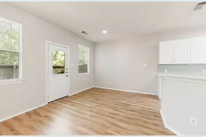 211 N Burberry Park Circle, The Woodlands, TX 77382 - Photo 22