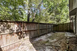 211 N Burberry Park Cir, The Woodlands, TX 77382 - Photo 38