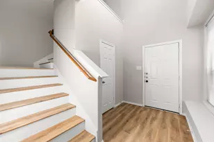 211 N Burberry Park Cir, The Woodlands, TX 77382 - Photo 16