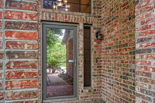 107 Cove W, Conroe, TX 77356 - Photo 6