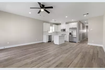 3152 B N Cleveland Street, Dayton, TX 77535 - Photo 4