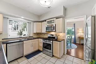 31 N Pathfinders Cir, The Woodlands, TX 77381 - Photo 10