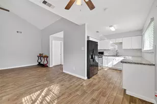 10738 Highland Woods Dr, Sugar Land, TX 77498 - Photo 16
