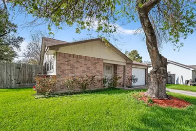 10738 Highland Woods Drive, Sugar Land, TX 77498 - Photo 2
