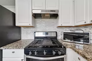 10738 Highland Woods Dr, Sugar Land, TX 77498 - Photo 20