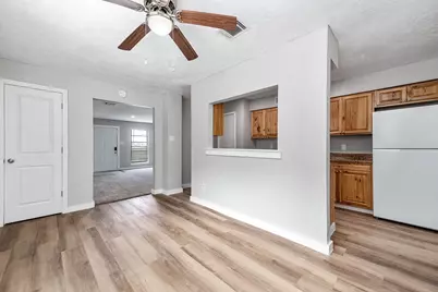 4620 W Orange Street, Pearland, TX 77581 - Photo 6