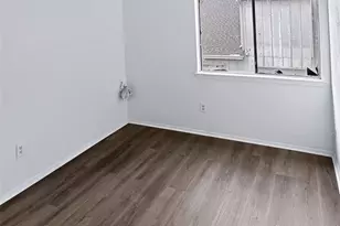 7083 Greenway Chase St, Houston, TX 77072 - Photo 16