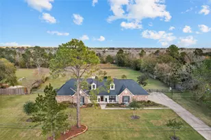 3435 Skyranch Dr, Alvin, TX 77511 - Photo 2