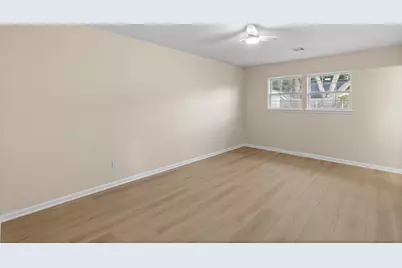 9610 Meadowglen Lane, Houston, TX 77063 - Photo 20
