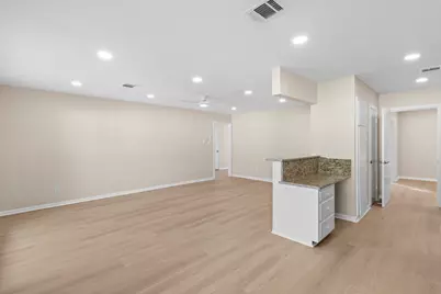 9610 Meadowglen Lane, Houston, TX 77063 - Photo 6