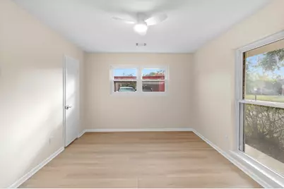 9610 Meadowglen Lane, Houston, TX 77063 - Photo 26