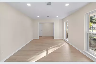 9610 Meadowglen Lane, Houston, TX 77063 - Photo 14