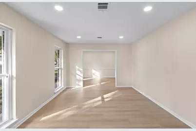 9610 Meadowglen Lane, Houston, TX 77063 - Photo 16