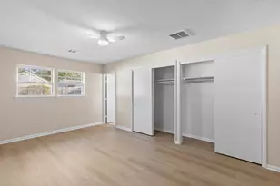 9610 Meadowglen Ln, Houston, TX 77063 - Photo 22