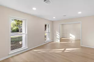 9610 Meadowglen Ln, Houston, TX 77063 - Photo 18