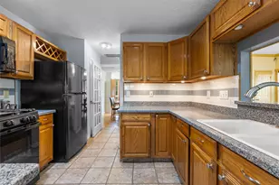 1102 Juniper Canyon Ln, Houston, TX 77062 - Photo 12
