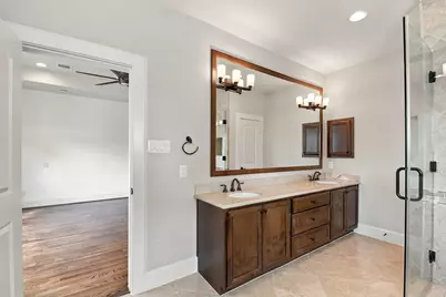 1108 Peveto Street #B, Houston, TX 77019 - Photo 32