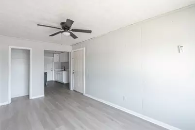 126 W 6th Street, Freeport, TX 77541 - Photo 4