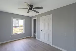126 W 6th St, Freeport, TX 77541 - Photo 38